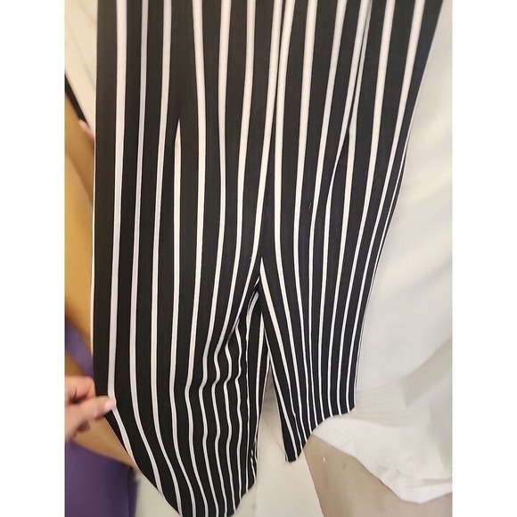 J Justify Jumpsuit Women's Large Black White Striped Stretchy Strapless Modern! - Picture 6 of 9